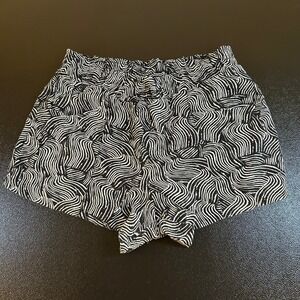 A‎ New Day Woven Shorts Elastic Waist Comfy Black White Pattern Womens Large